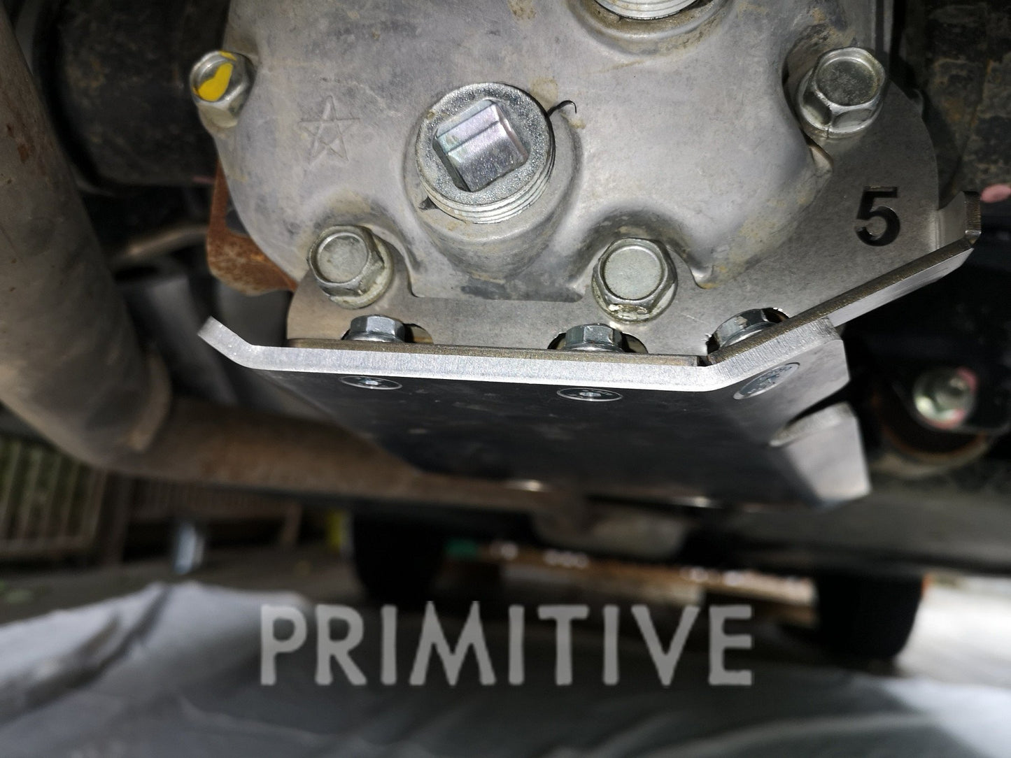 5-bolt rear installed on rear differential